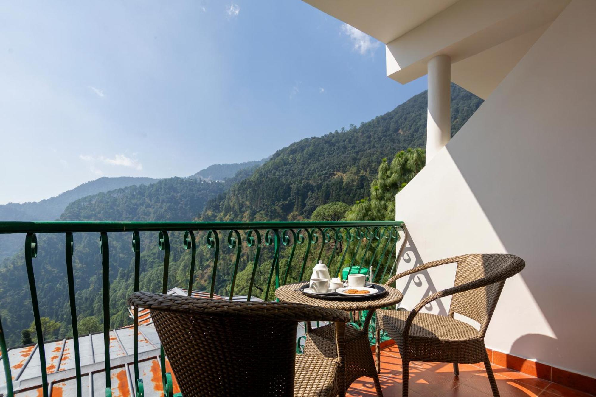 सहारा Sterling 4*